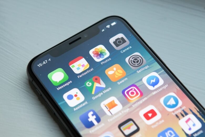 Smartphone home screen with app icons