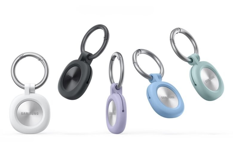 Samsung Galaxy SmartTag 3 trackers in white, black, purple, blue and green protective cases. Image: Samsung.