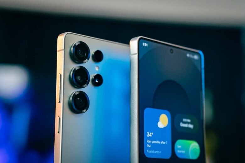 Samsung Galaxy S25 Ultra smartphone representing the One UI 9 Galaxy software rollout