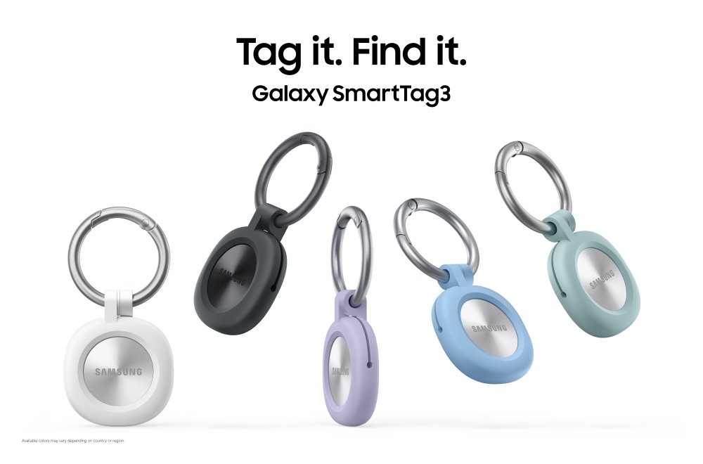 Black and white Samsung Galaxy SmartTag3 trackers beside a phone showing the proximity-finding interface